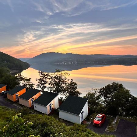 Knotty Pine Cottages, Suites & Motel Rooms Ingonish Exterior foto