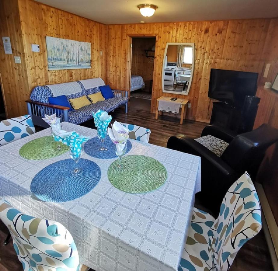Knotty Pine Cottages, Suites & Motel Rooms Ingonish Exterior foto