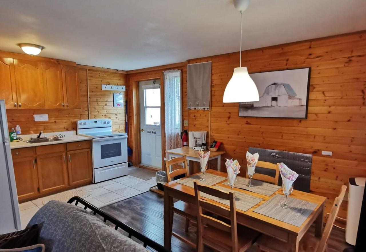 Knotty Pine Cottages, Suites & Motel Rooms Ingonish Exterior foto