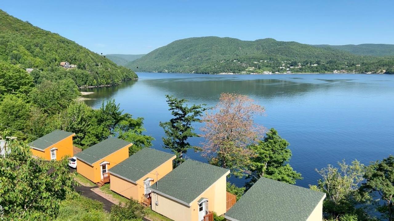 Knotty Pine Cottages, Suites & Motel Rooms Ingonish Exterior foto