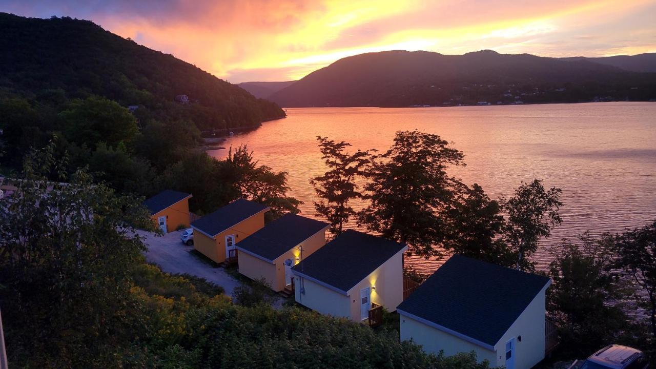 Knotty Pine Cottages, Suites & Motel Rooms Ingonish Exterior foto