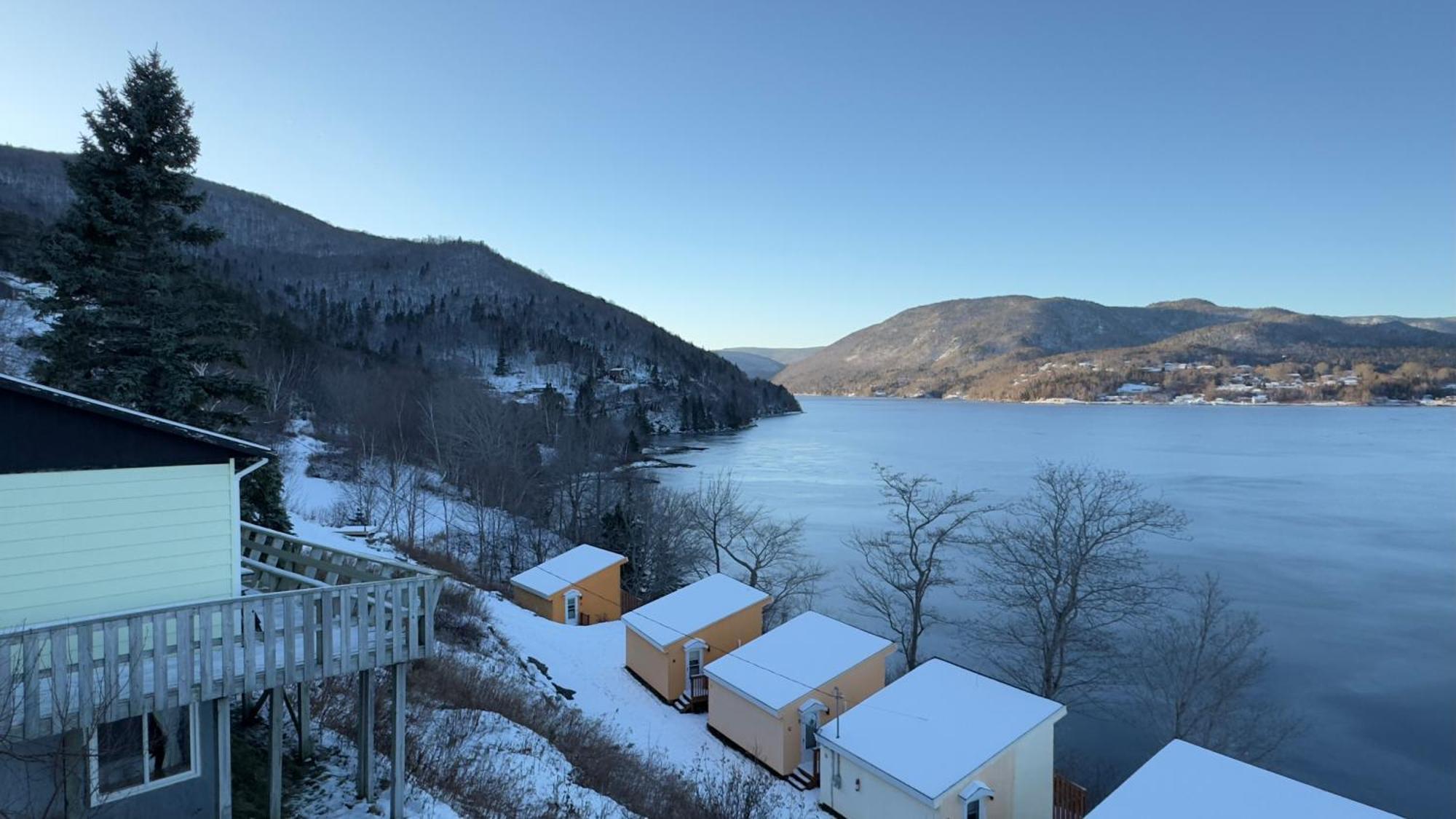 Knotty Pine Cottages, Suites & Motel Rooms Ingonish Exterior foto