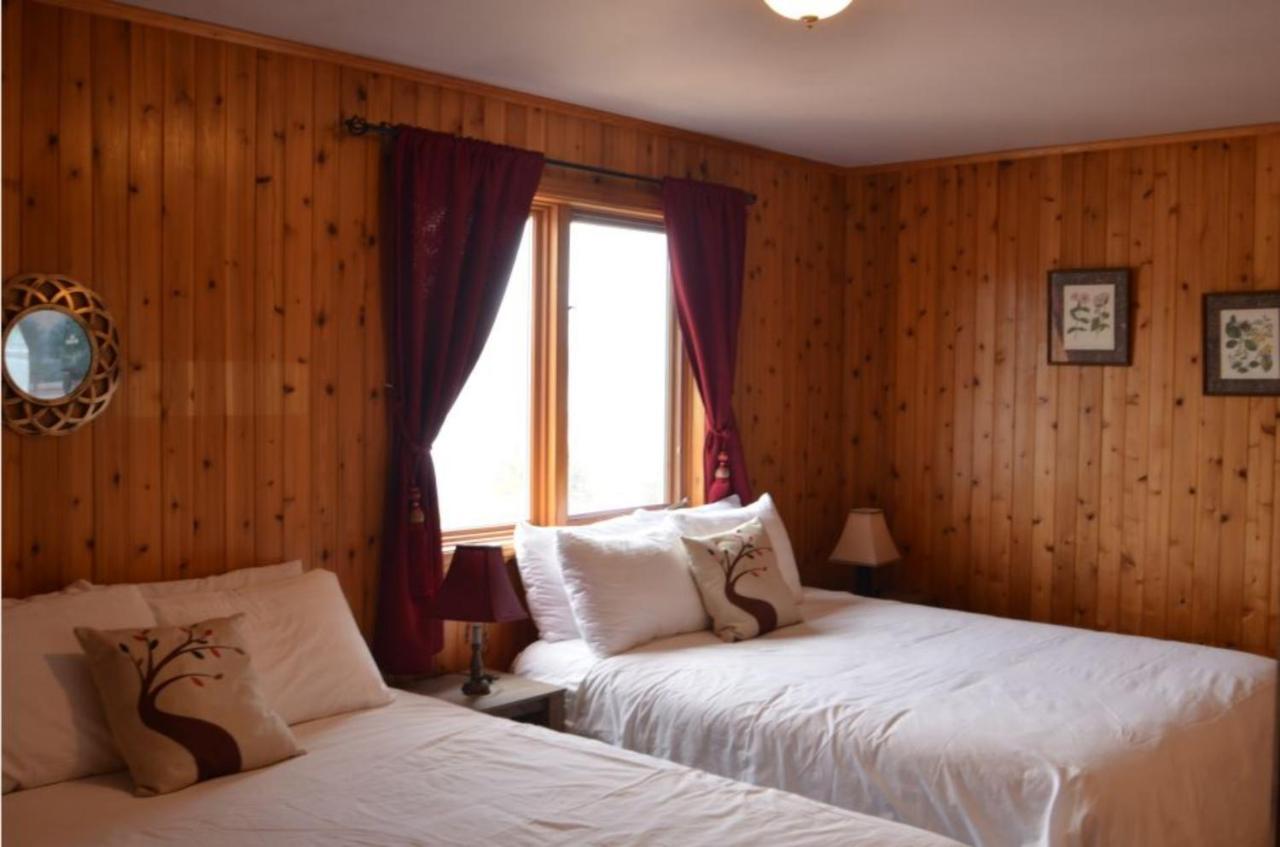 Knotty Pine Cottages, Suites & Motel Rooms Ingonish Exterior foto