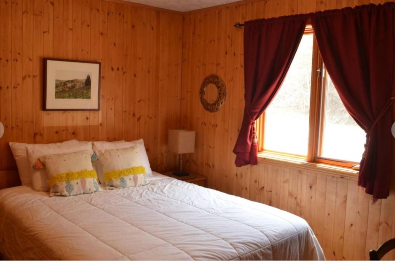 Knotty Pine Cottages, Suites & Motel Rooms Ingonish Exterior foto