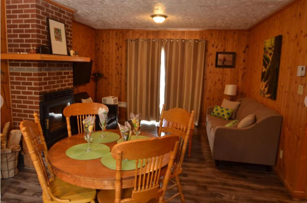 Knotty Pine Cottages, Suites & Motel Rooms Ingonish Exterior foto