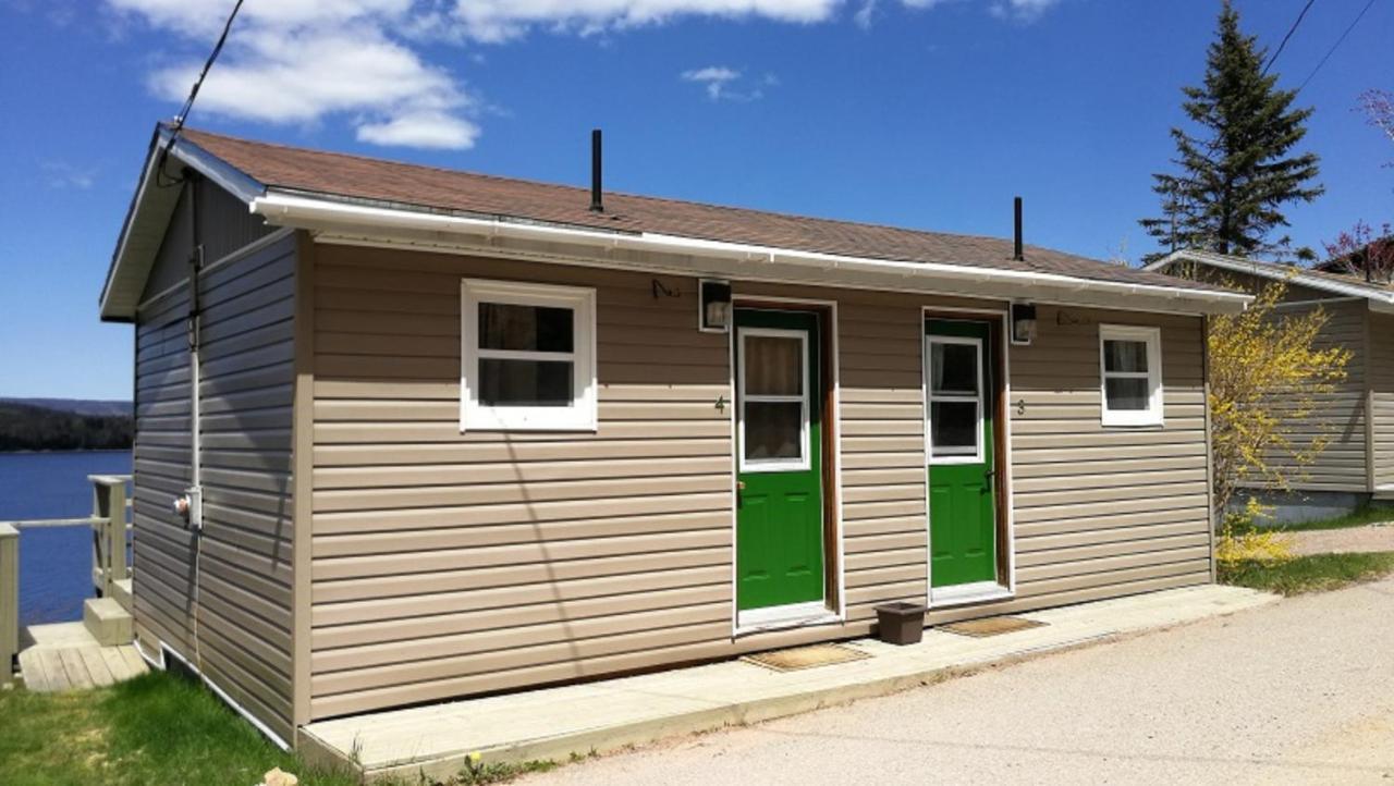 Knotty Pine Cottages, Suites & Motel Rooms Ingonish Exterior foto