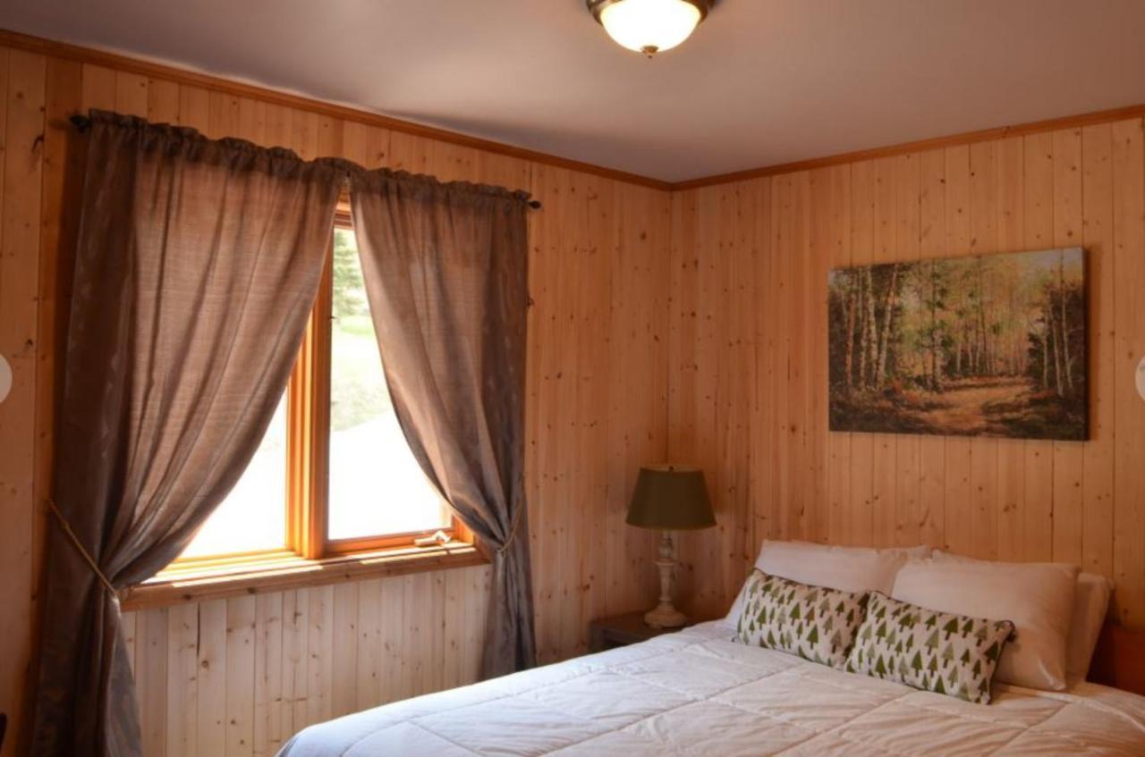 Knotty Pine Cottages, Suites & Motel Rooms Ingonish Exterior foto